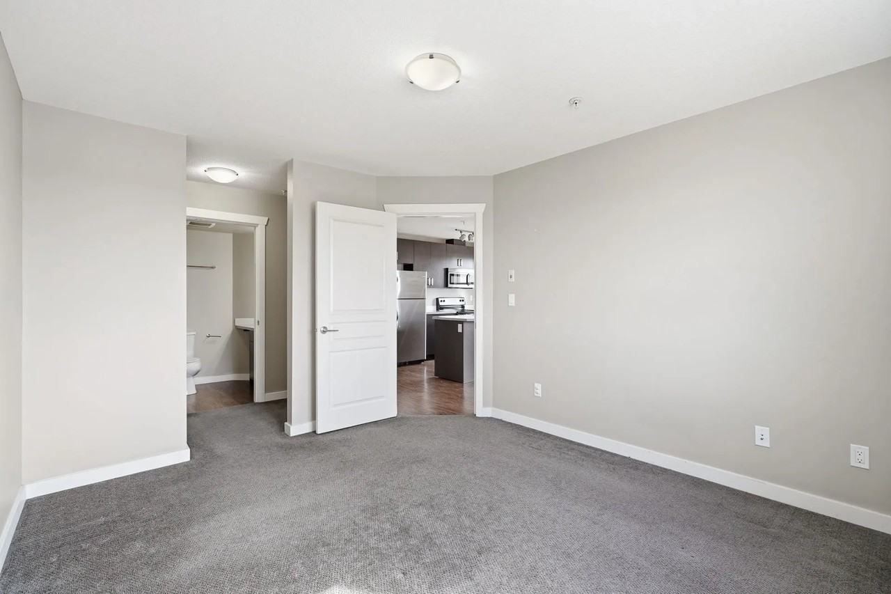 Liberty Park Apartments - Photo 7 of 37