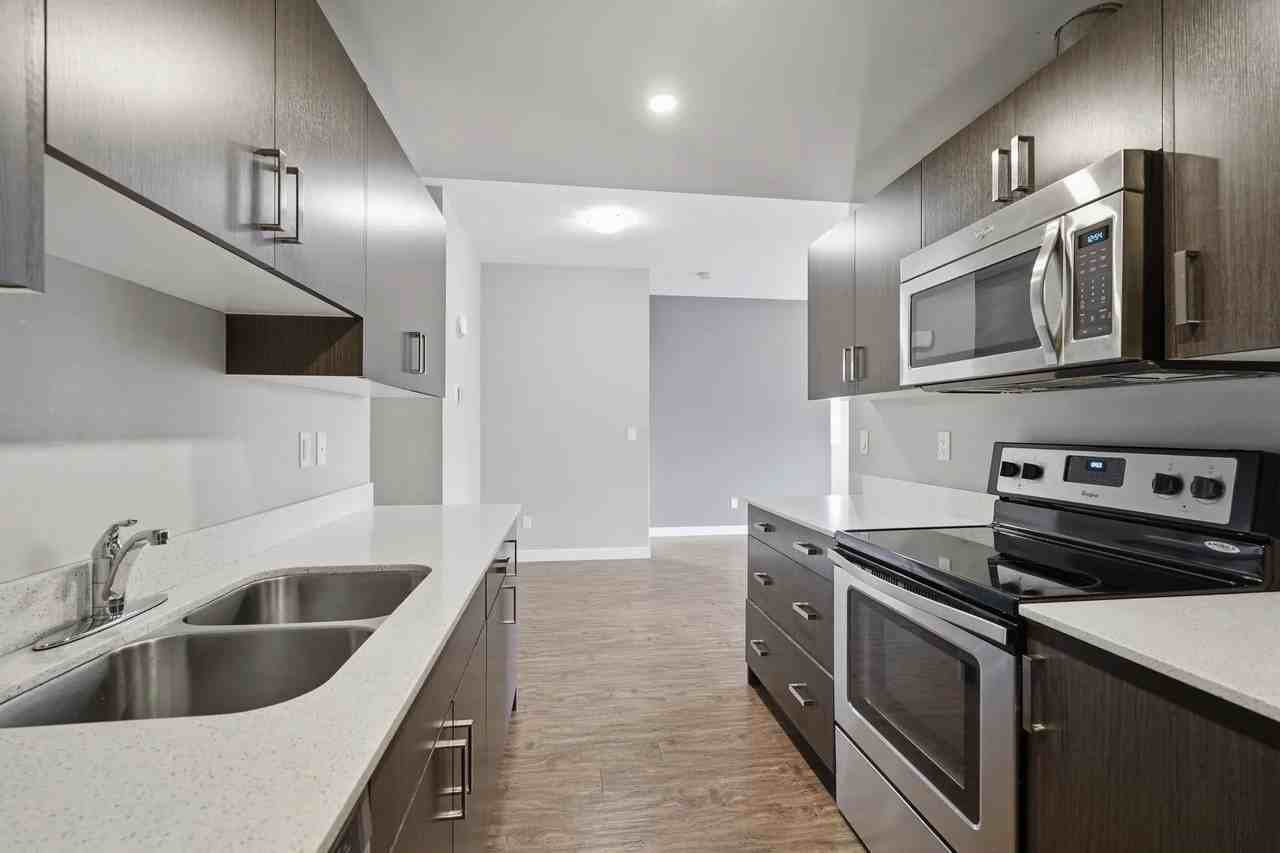 Liberty Park Townhomes & Carriage Homes - Photo 6 of 50