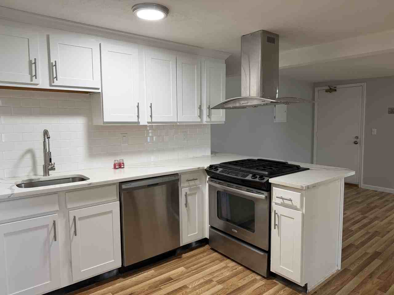 210 6th St #1 - Photo 2 of 16