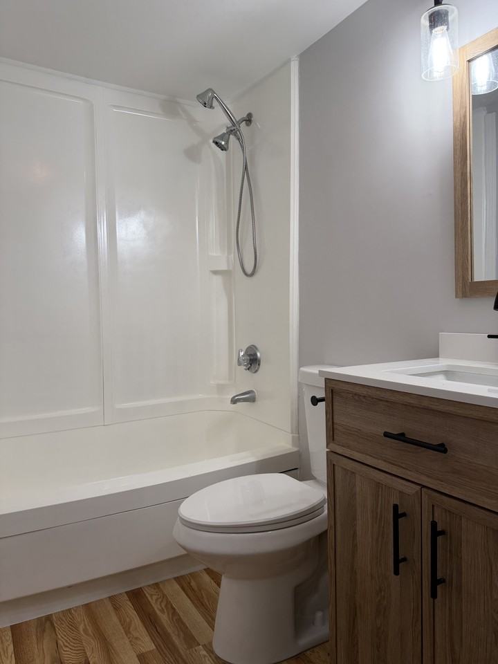 210 6th St #1 - Photo 5 of 16