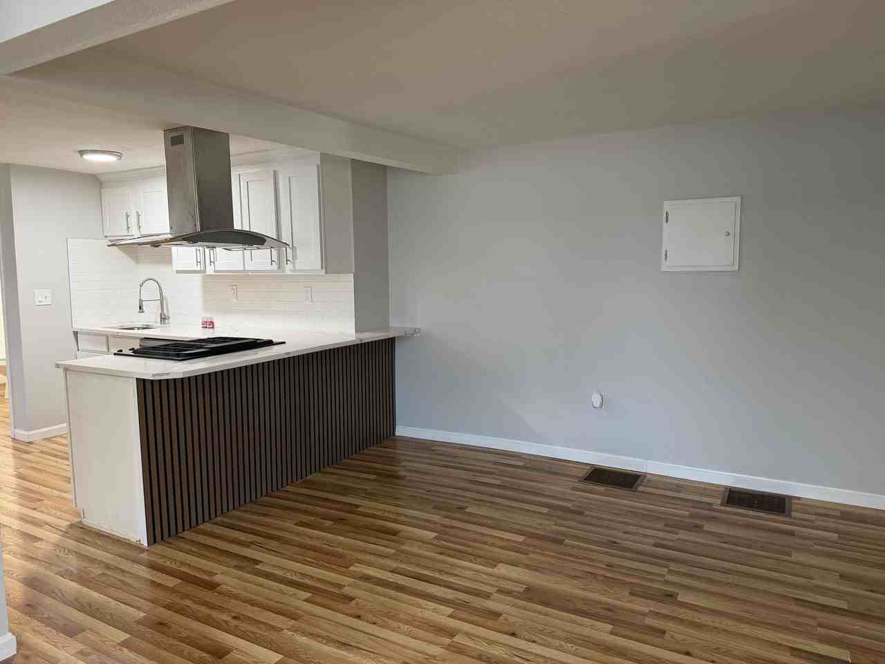 210 6th St #1 - Photo 6 of 16