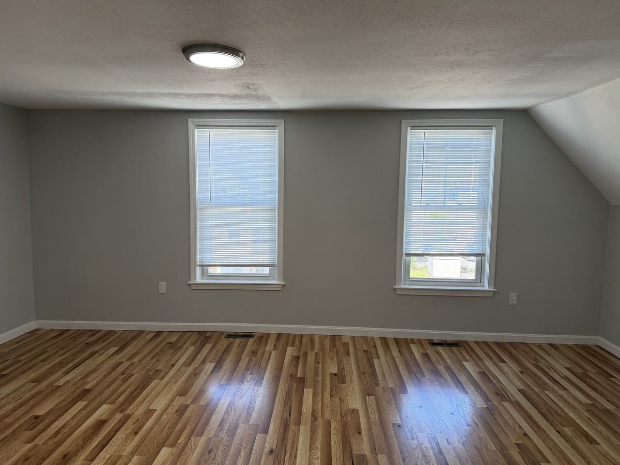210 6th St #1 - Photo 7 of 16