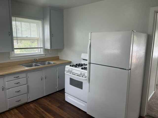 418 Cook Ave #3 - Photo 3 of 9