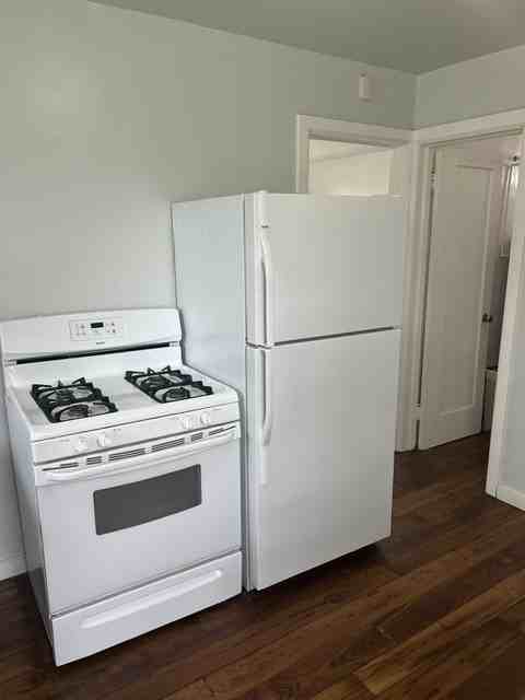 418 Cook Ave #3 - Photo 4 of 9