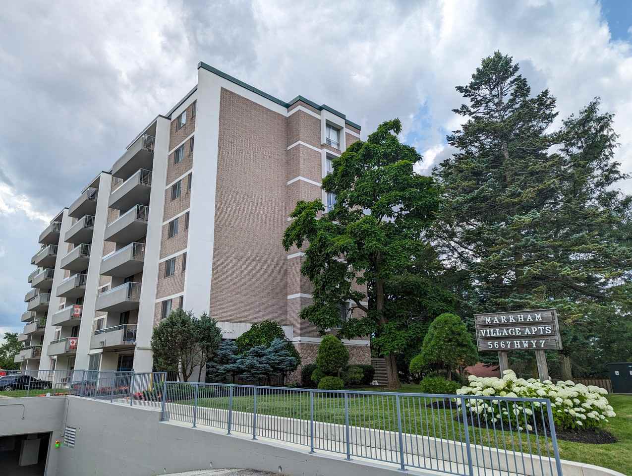 Markham Village Apartments - Photo 6 of 18