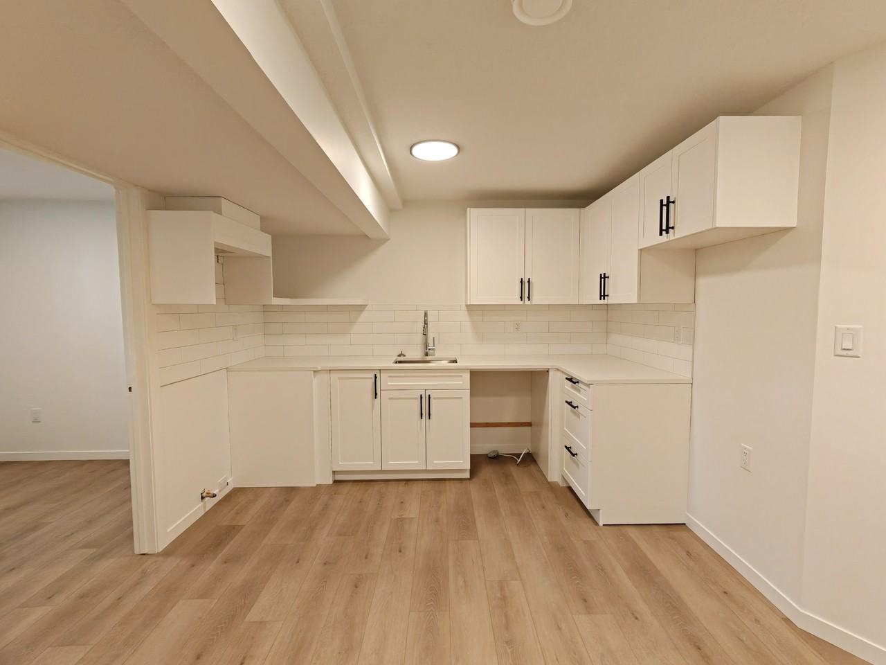 10518 121 Ave Nw Bsmt #10518BS - Photo 2 of 13