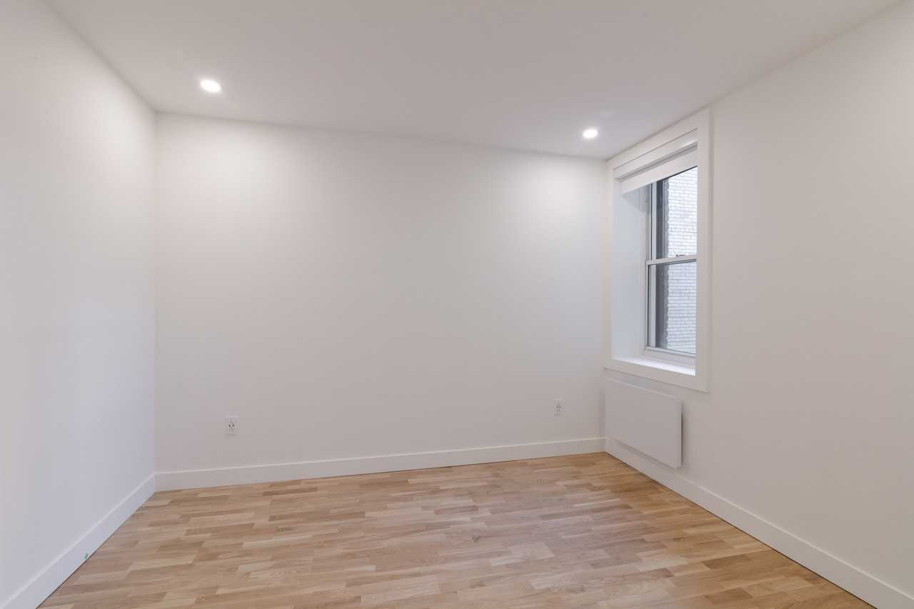 5530 Cote Saint-Luc Road - Photo 5 of 50