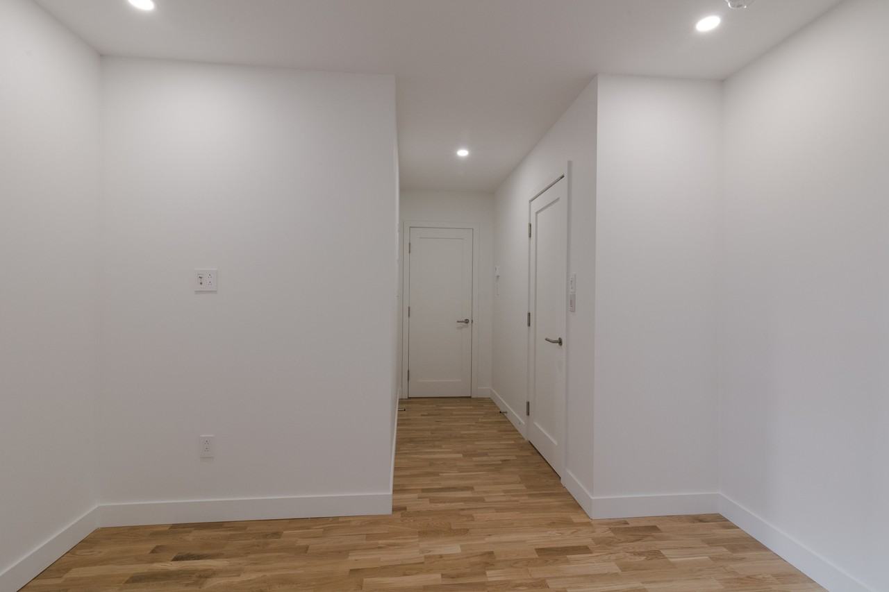 5530 Cote Saint-Luc Road - Photo 7 of 50