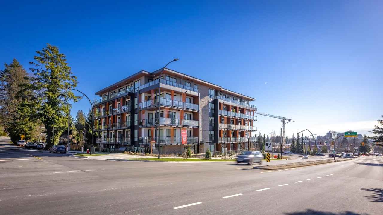 Axir North Vancouver Apartments - Photo 2 of 10