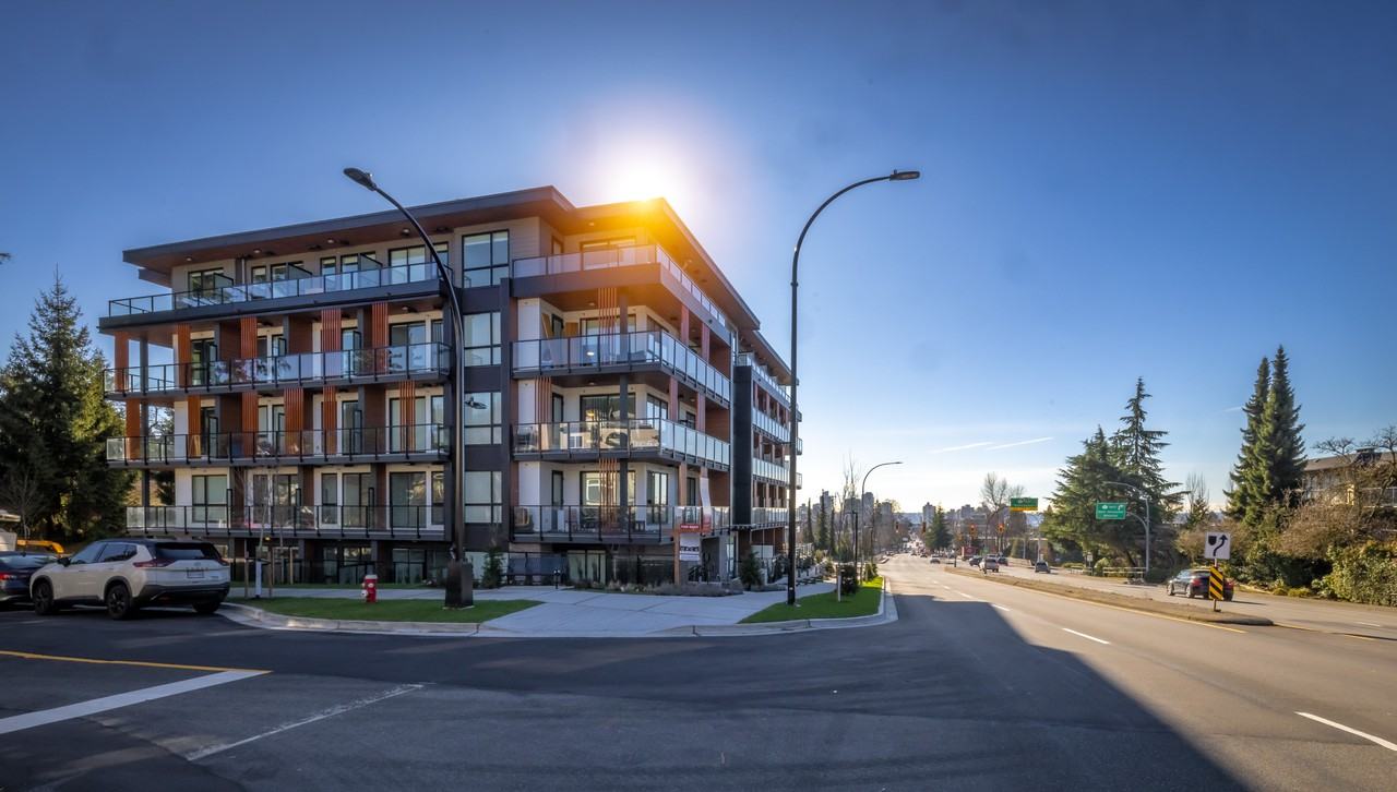 Axir North Vancouver Apartments - Photo 3 of 10