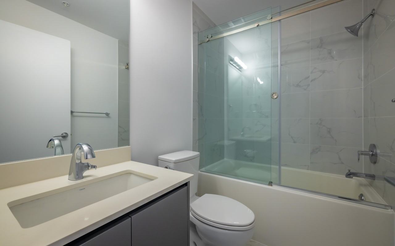 Axir North Vancouver Apartments - Photo 4 of 10