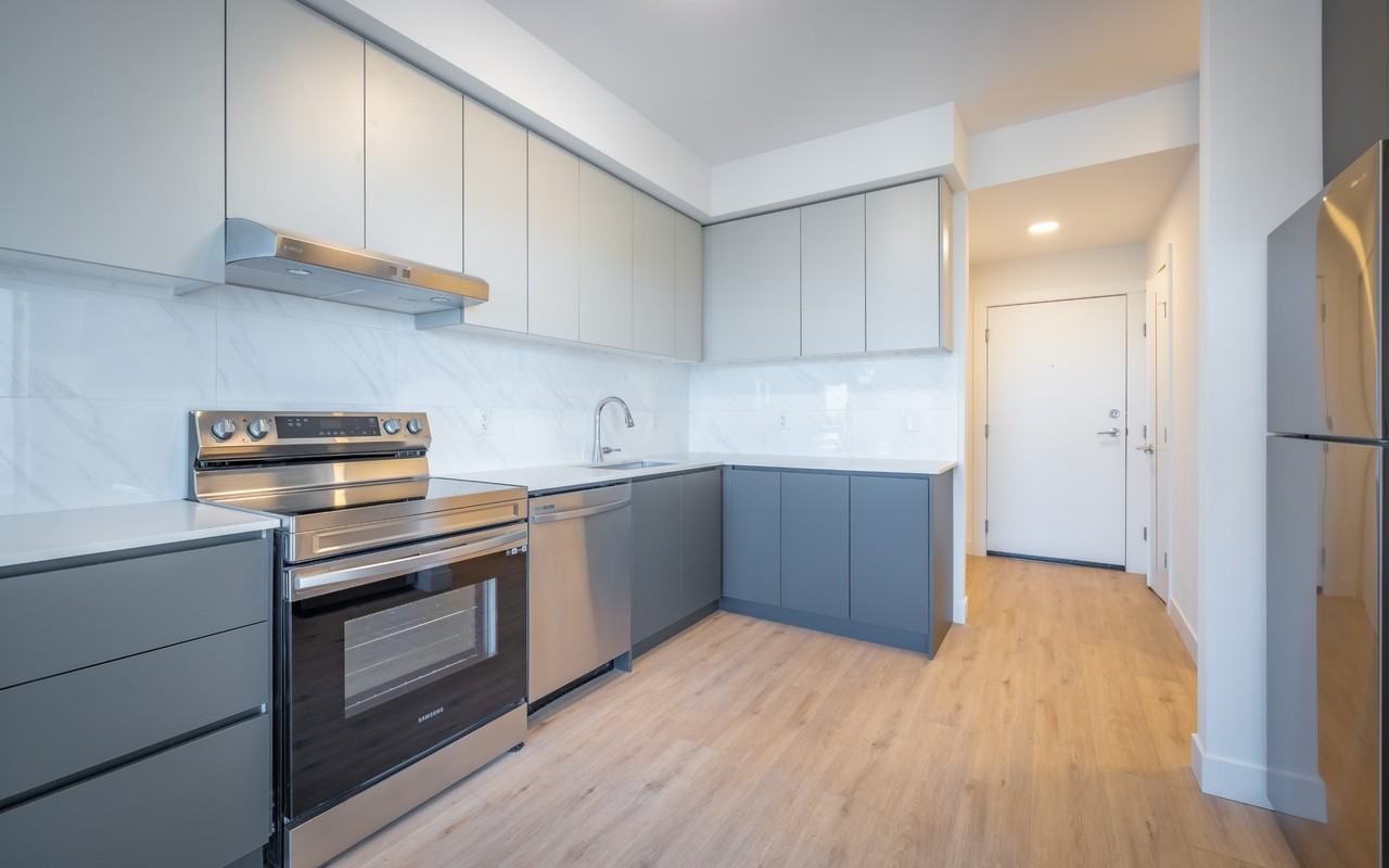 Axir North Vancouver Apartments - Photo 5 of 10