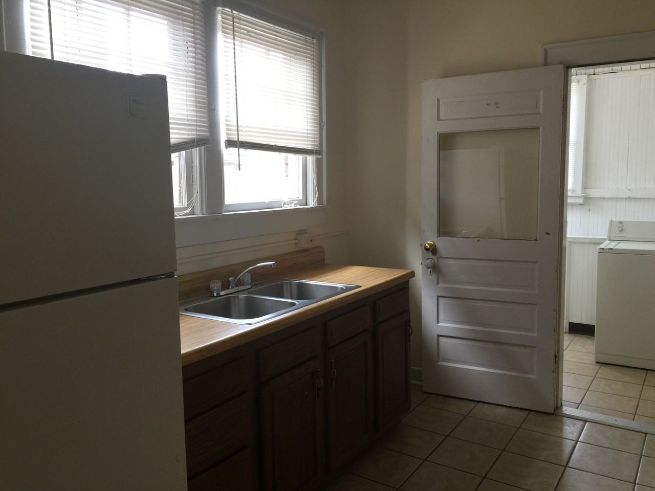 1025 10th St - Photo 6 of 15
