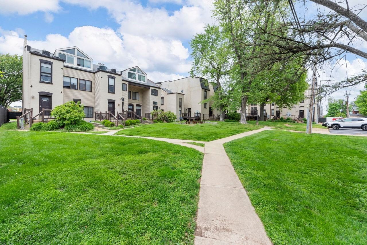 1500 Menard Apartments - Photo 4 of 20