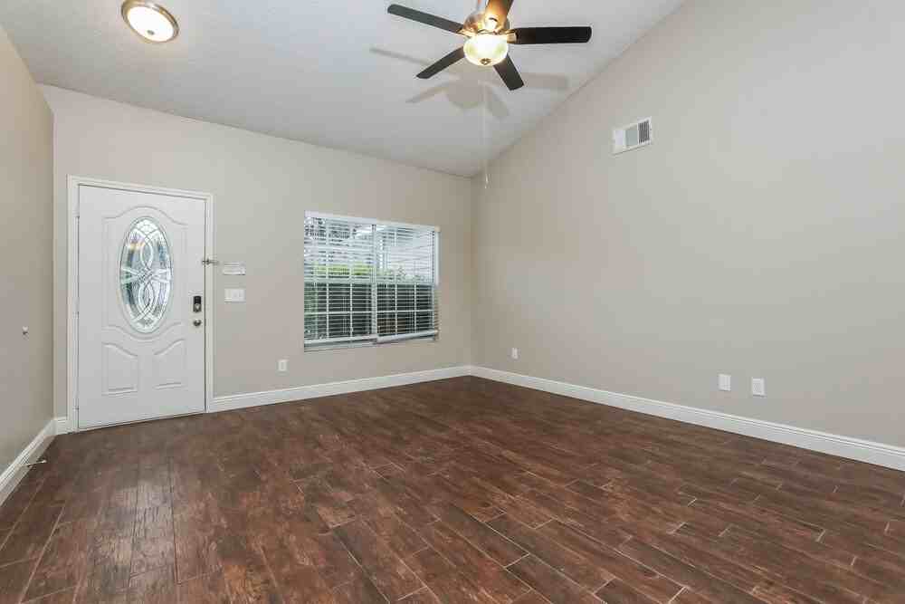 929 Old Mail Ln - Photo 4 of 16