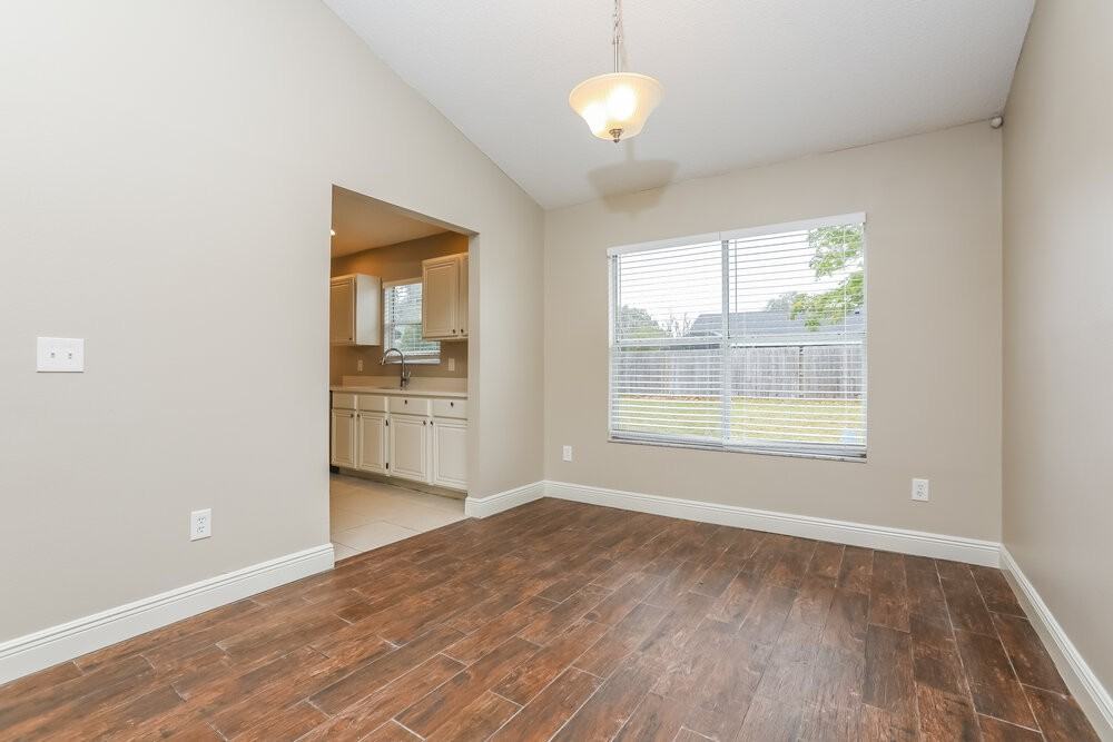 929 Old Mail Ln - Photo 5 of 16