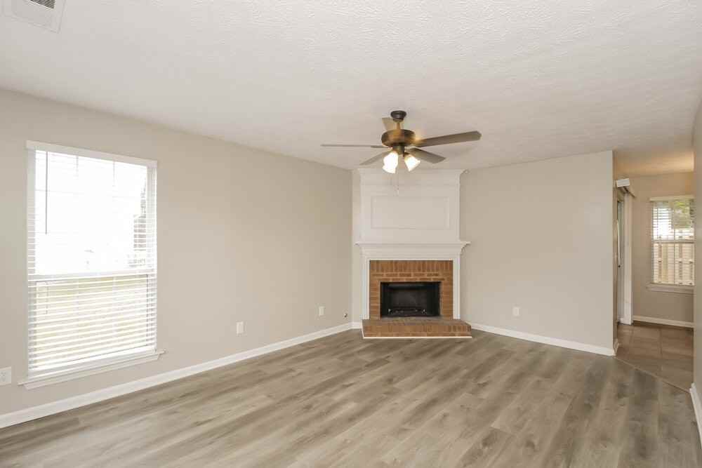 2910 Water Lily Ct - Photo 4 of 17