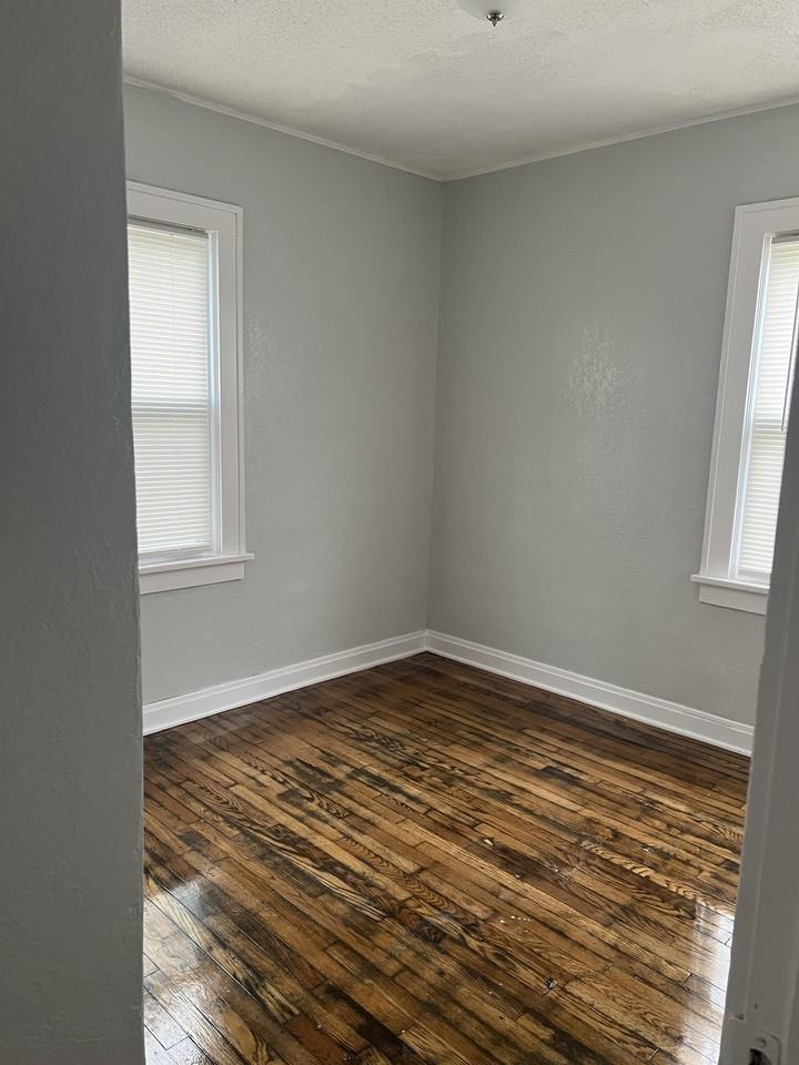 2237 E 67th St #1 - Photo 4 of 10