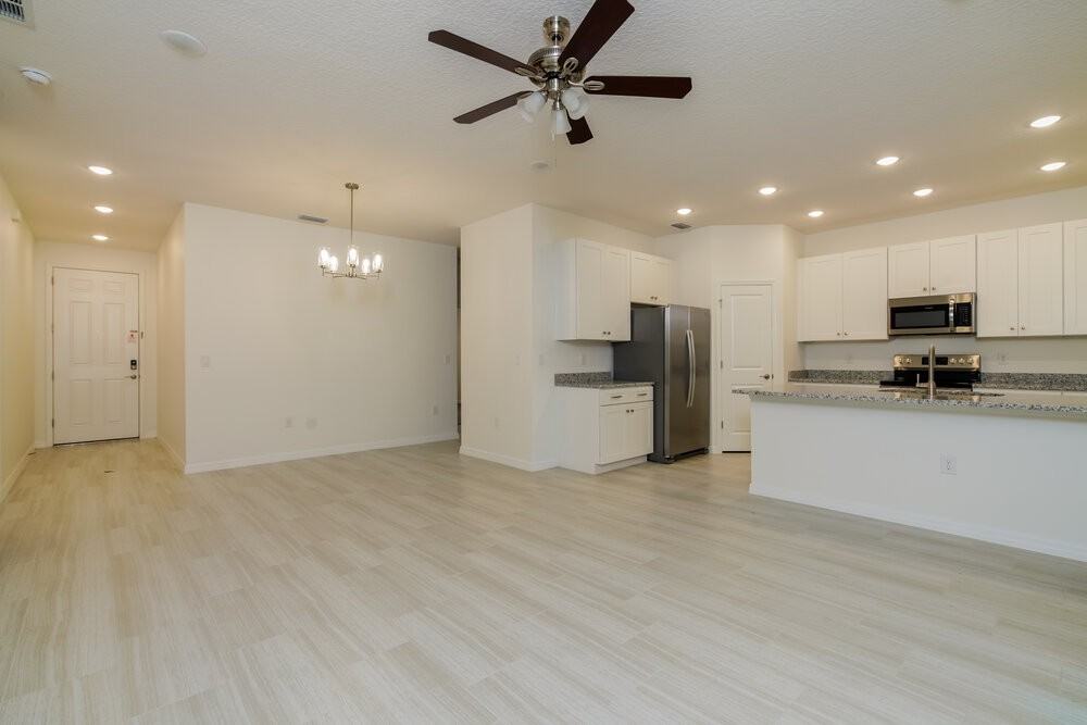 409 Bay Oak Ln - Photo 5 of 16