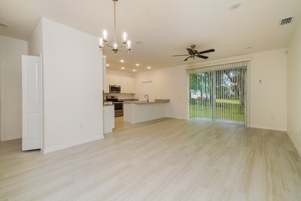 409 Bay Oak Ln - Photo 6 of 16