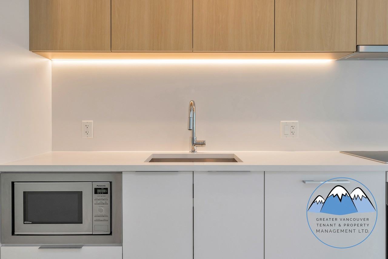 13318 104 Ave - Photo 5 of 24