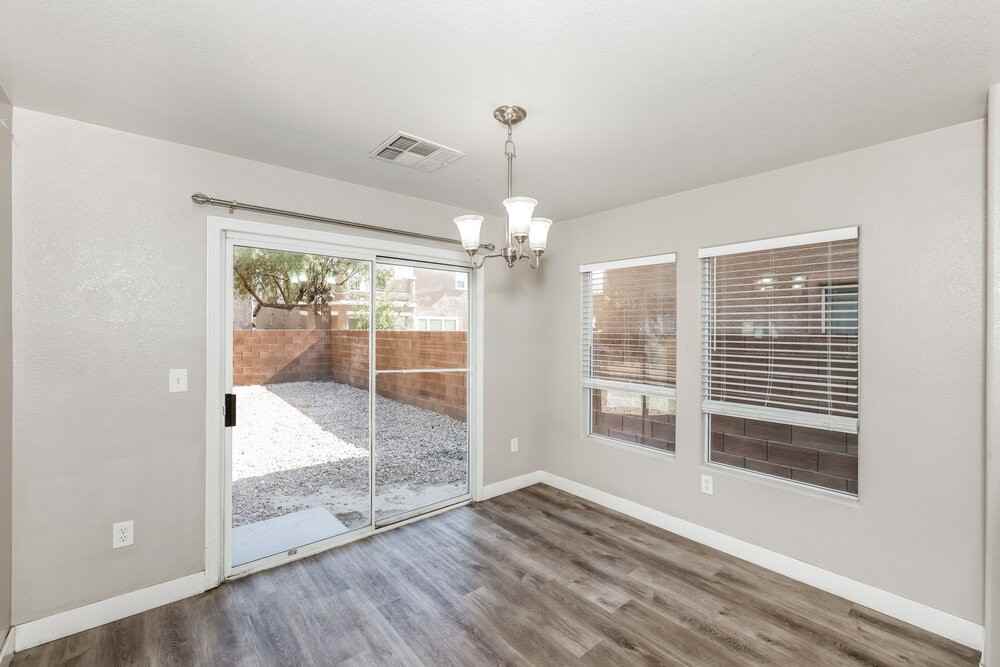 2420 Cockatoo Dr - Photo 5 of 17