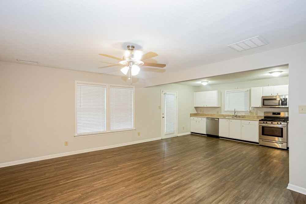 1626 Matthew Allen Cir - Photo 5 of 17
