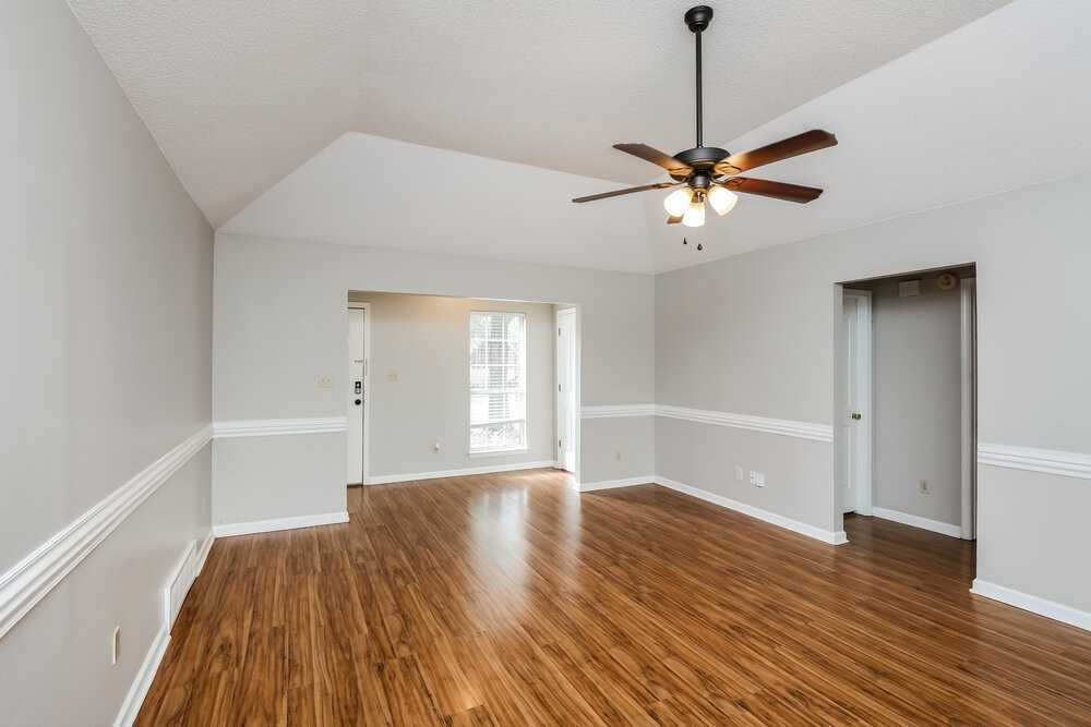 2350 Heather Rdg - Photo 3 of 16