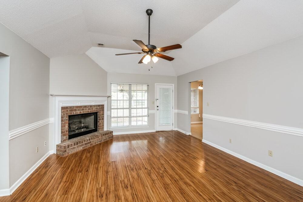 2350 Heather Rdg - Photo 4 of 16