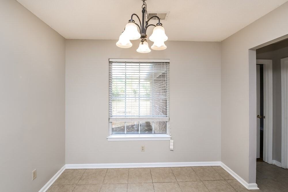 2350 Heather Rdg - Photo 6 of 16