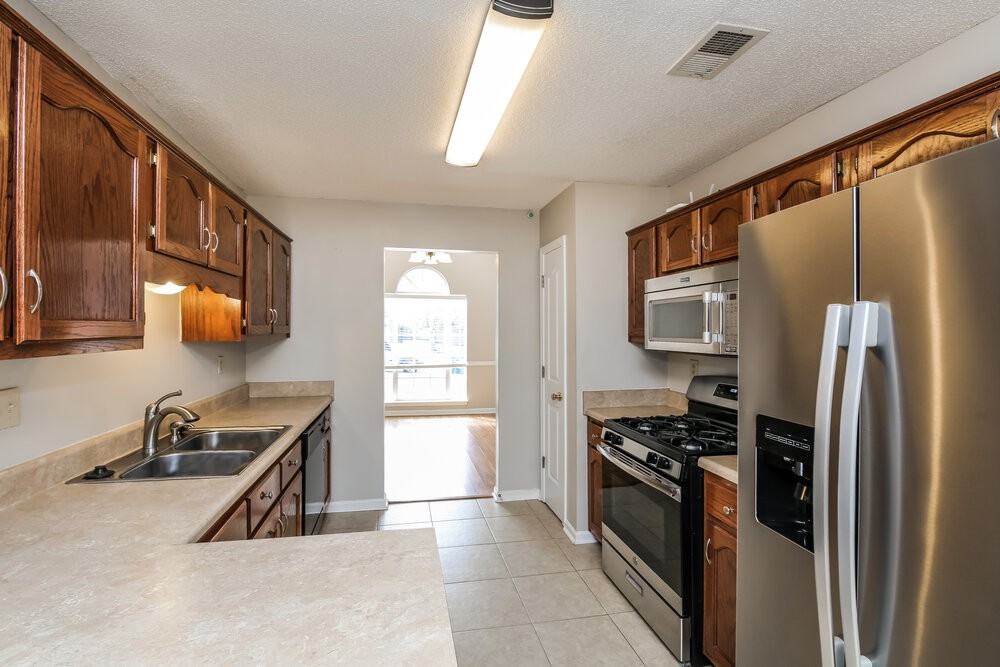 2350 Heather Rdg - Photo 7 of 16