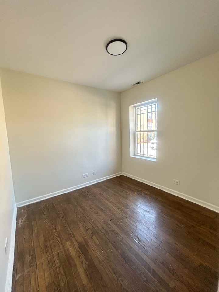 9120 S Dauphin Ave Apt 1w #9120-1W - Photo 5 of 12