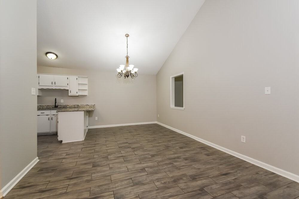 7189 Atterbury Cir W - Photo 7 of 17