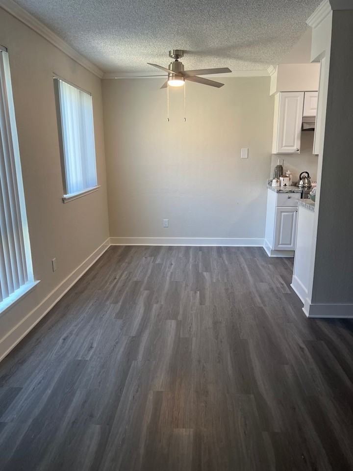 3903 49th Ave. - Photo 4 of 10