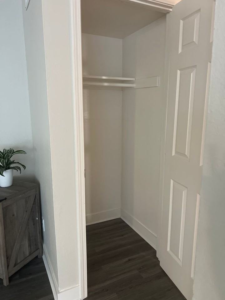 3903 49th Ave. - Photo 6 of 10