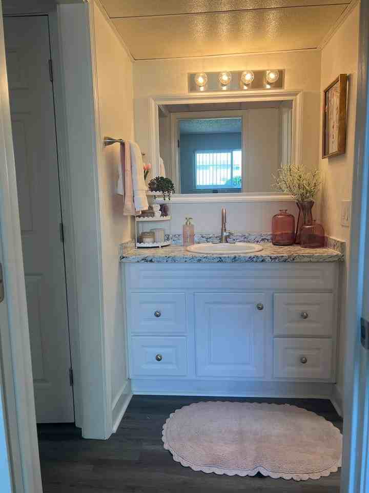 3903 49th Ave. - Photo 7 of 10