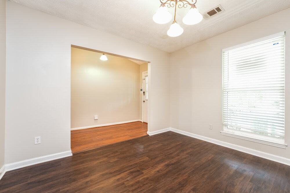 462 Sherwood Cir - Photo 5 of 16