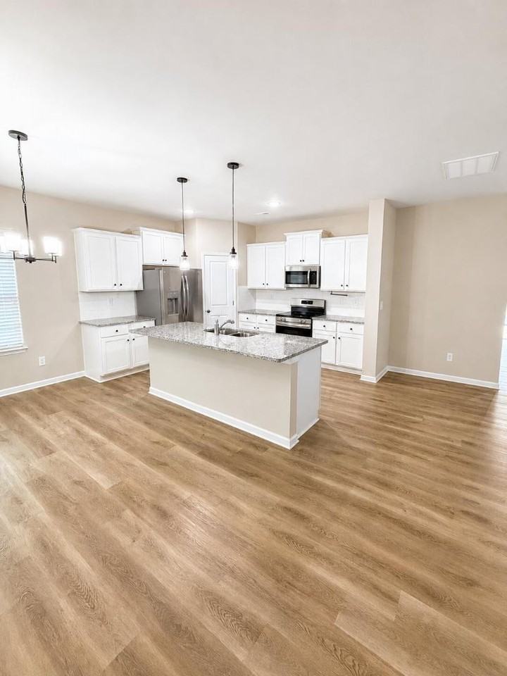 3228 Mcgee Hill Dr - Photo 3 of 10