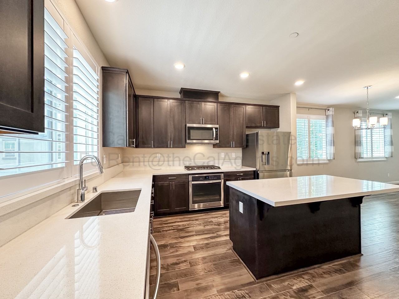 3331 Rosenblatt St #1 - Photo 3 of 21