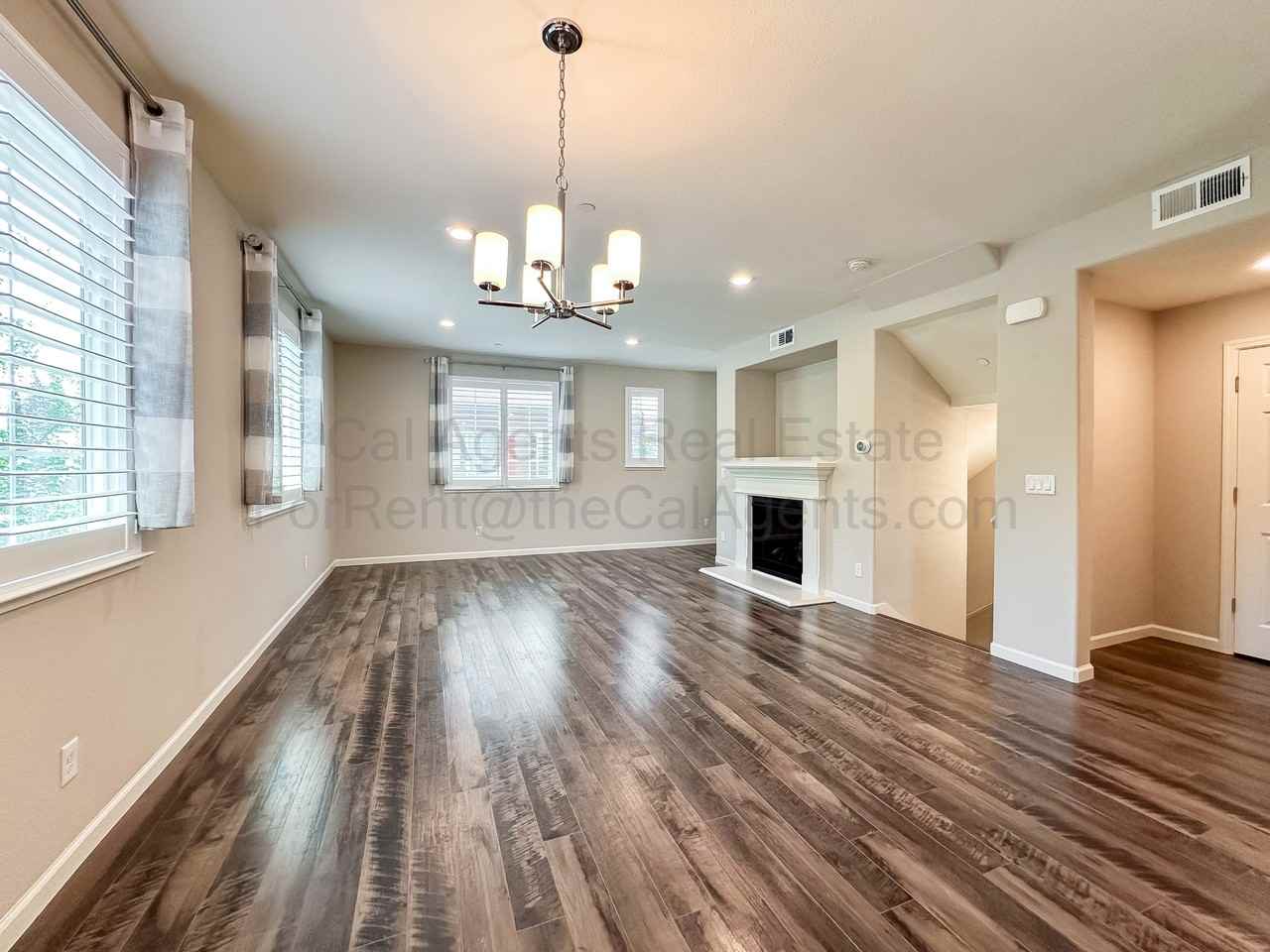 3331 Rosenblatt St #1 - Photo 5 of 21