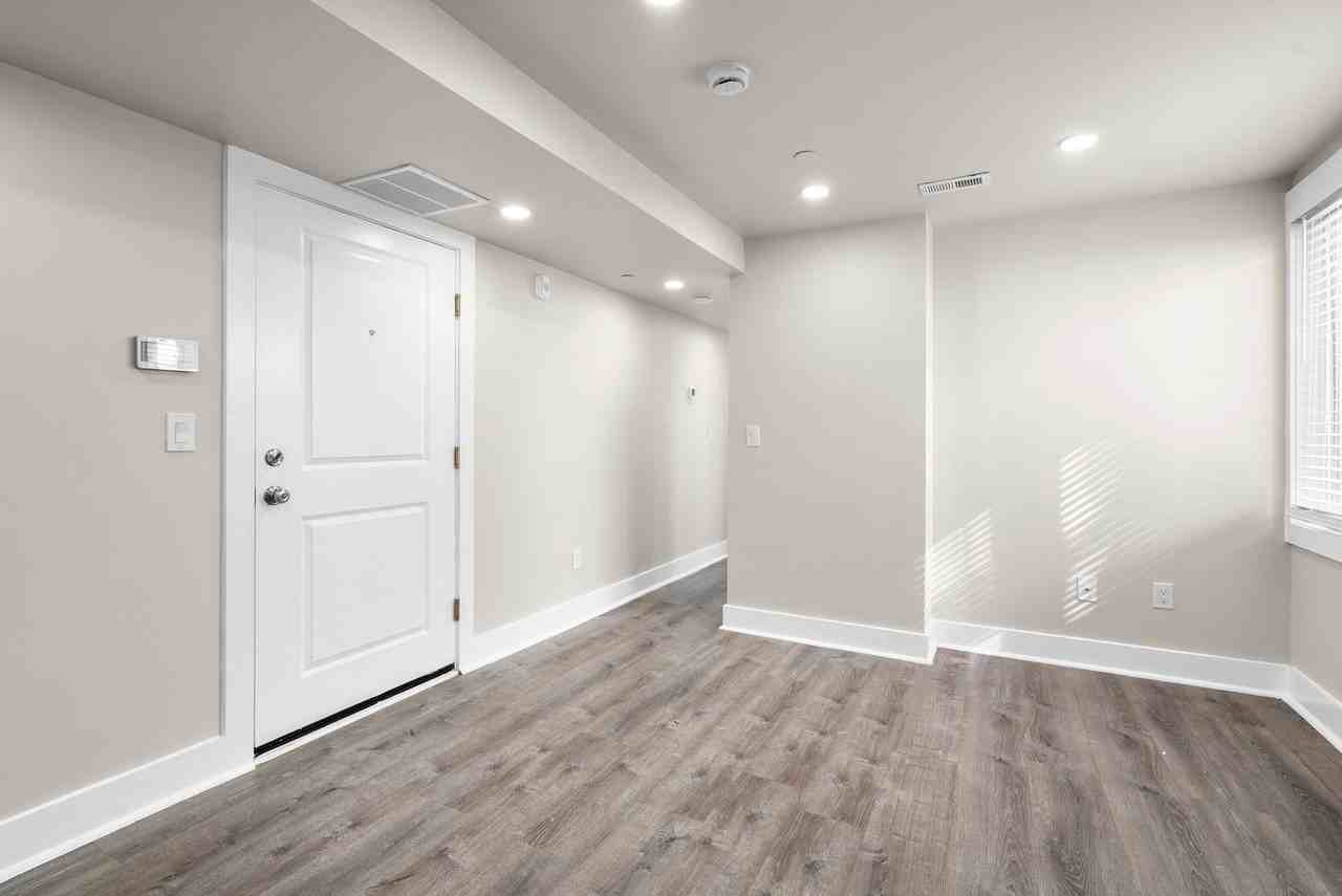 725 20th - Photo 5 of 21