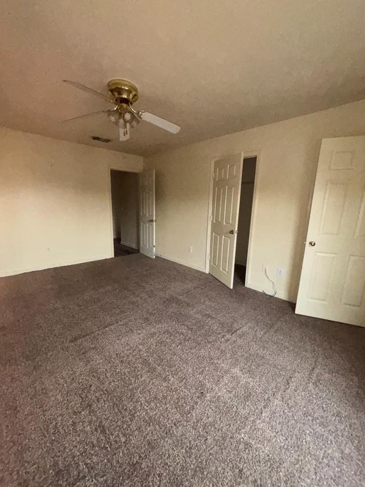 1301 Louisville Street - Photo 6 of 8