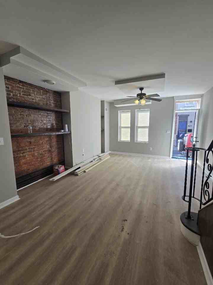 741 E Willard St - Photo 2 of 20