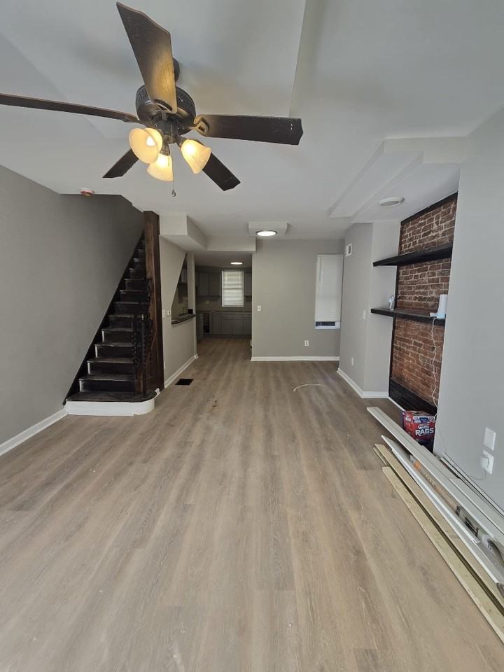 741 E Willard St - Photo 4 of 20