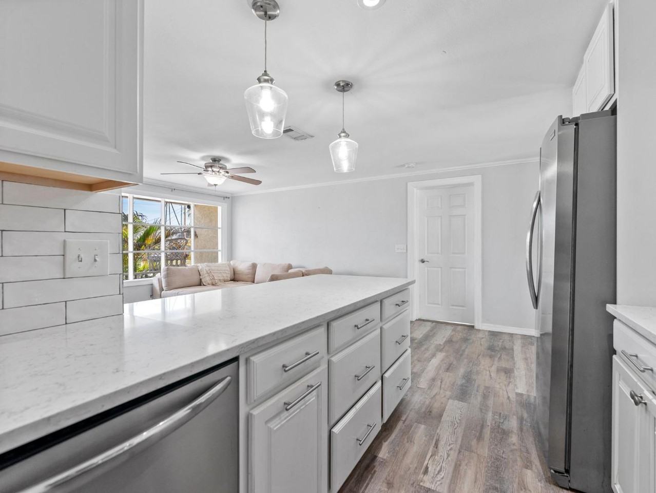 2707 W State St - Photo 4 of 11