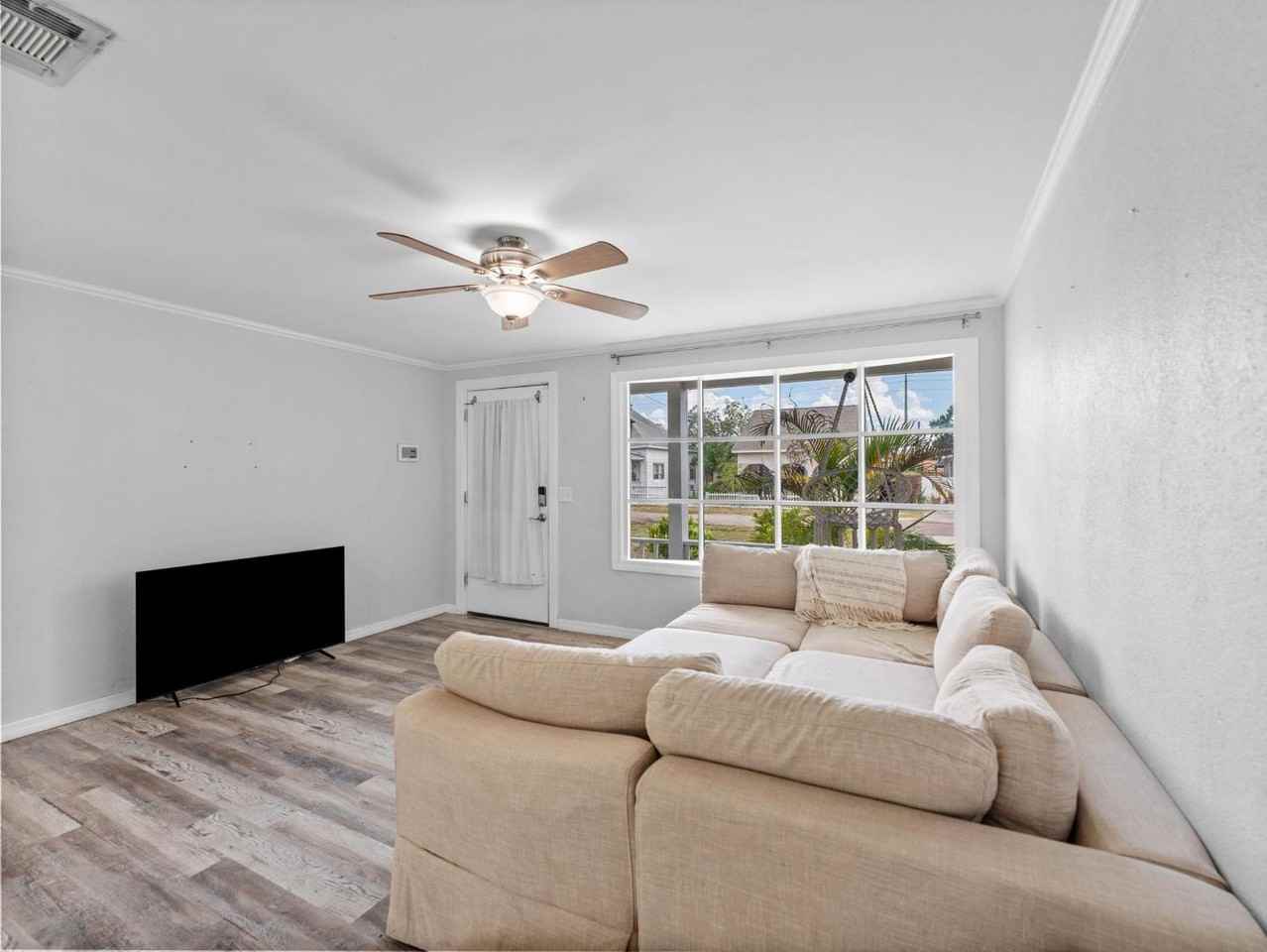 2707 W State St - Photo 6 of 11