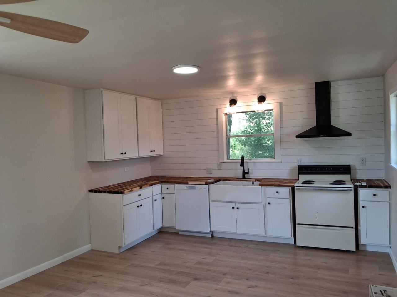 215 Ryans Ferry Rd - Photo 6 of 7