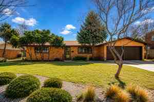 featured image of 5211 17th St #1