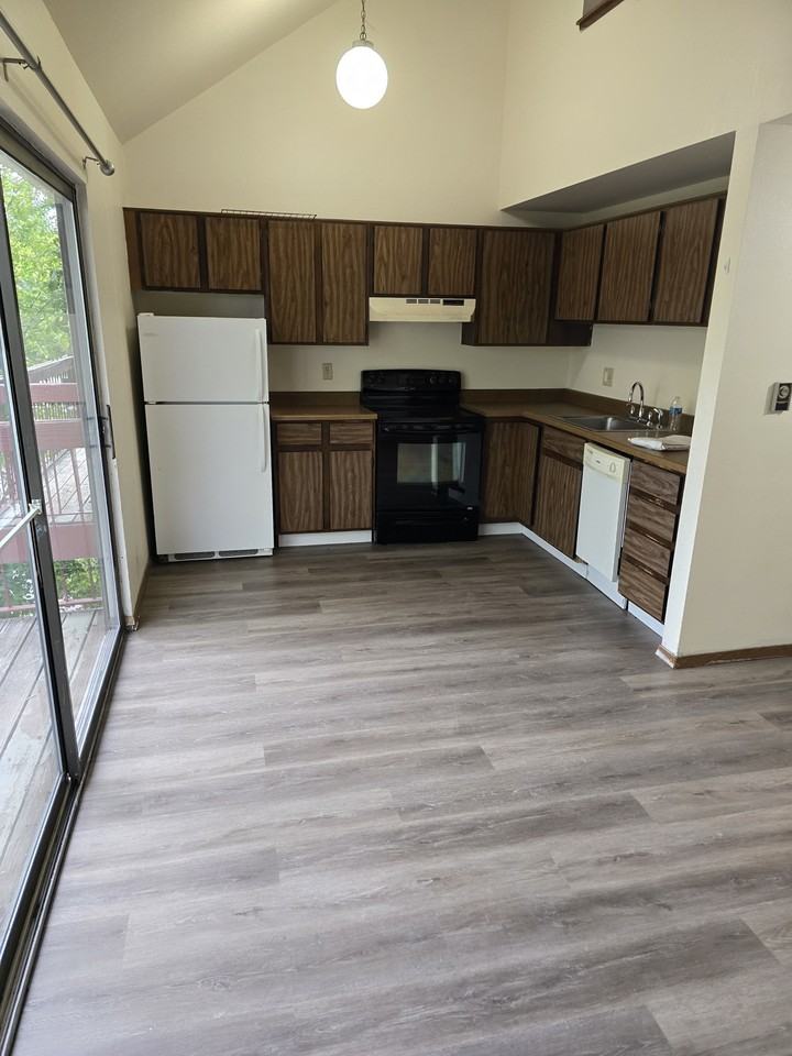 4501 boardwalk drive #a6 - Photo 3 of 20