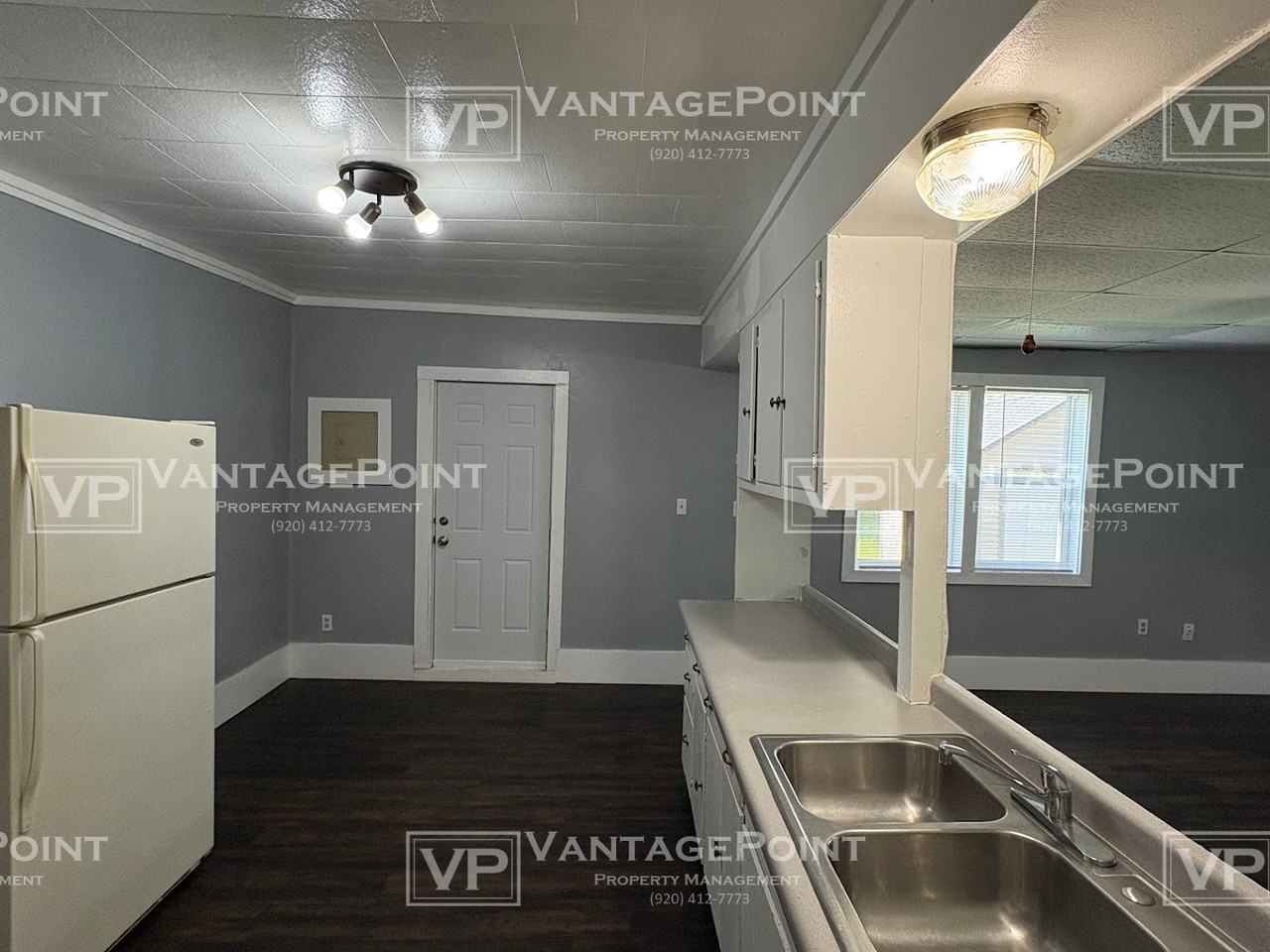 416 3rd St #A - Photo 4 of 17